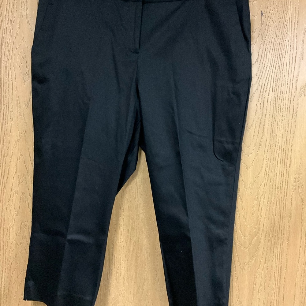 Attention Black Women’s Capris